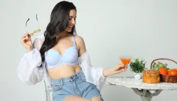 Pse gratë po heqin reçipetat: Përfitimet për gjoksin, gjumin dhe rehatin