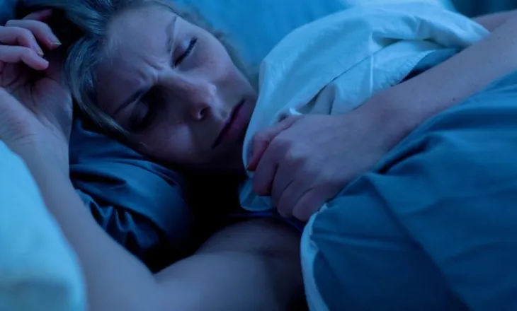 Pse ndryshon gjumi ndërsa plakemi?