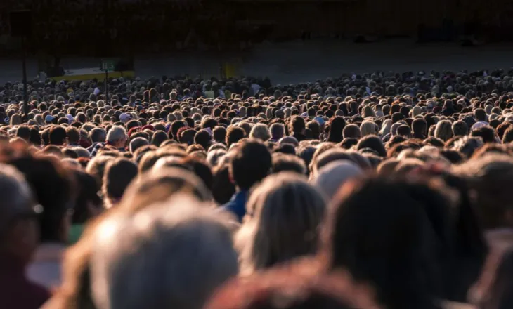 Pse njerëzit kërkojnë përgjigje të lehta për problemet më komplekse që ka sot bota?