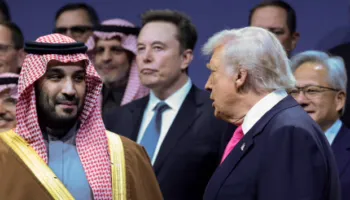 Pse Princi i Arabisë Saudite po e “gëlltit” poshtërimin e Trump?!