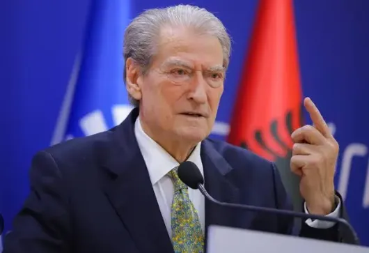 Pse Sali Berisha mbetet i domosdoshëm në krye të PD, ndryshe Selia Blu ndahet në 400 copa!