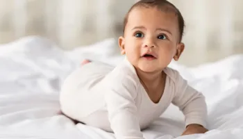 Pse të porsalindurit nuk kanë lot ose djersë?