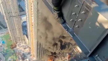 Punëtorët kinezë në Tel Aviv përjetojnë momente tmerri, shohin ndërtesën poshtë këmbëve të tyre të “zhduket” nga një raketë