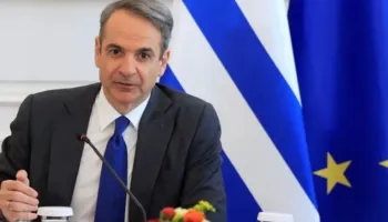 “Qëllimi është rritja e pagës minimale në 959 euro”/ Qeveria greke masa të reja, Mitsotakis: Jemi në krah të qytetarëve