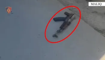 Qëllonte me kallashnikov duke terrorizuar banorët, arrestohet 40-vjeçari në Maliq