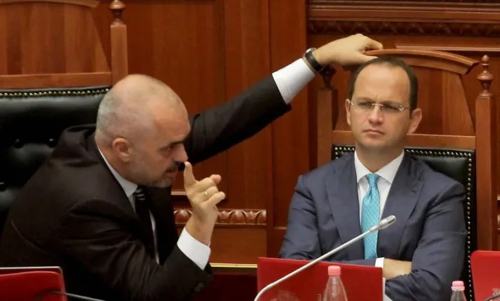 “Qeveria duhet të ketë frikë popullin,jo populli qeverinë”/Bushati me tone kritike:Shteti në Shqipëri është bërë 1-sh..