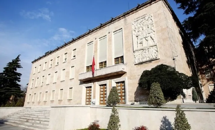 Qeveria miraton kompensimin e kontributeve për bizneset pas rritjes së pagës minimale