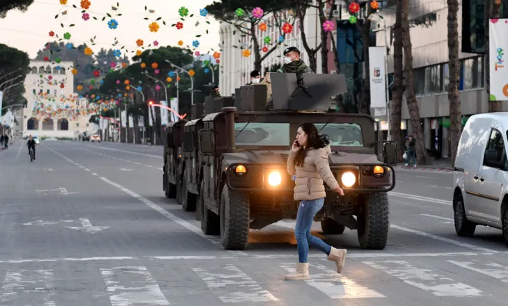 Qeveria përcakton kriteret dhe masën e kompensimit për ushtarakët jashtë vendbanimit