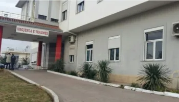 Ra nga muri në kalanë e Beratit teksa bënte foto, plagoset turistja holandeze