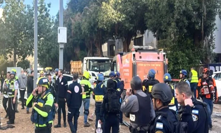 Raketat iraniane godasin Tel Avivin, gjashtë të plagosur