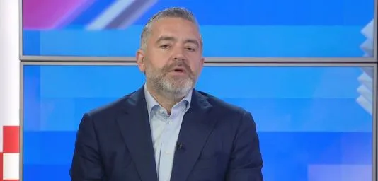 Rama e riktheu në Durrës si drejtues politik të PS-së, flet Klosi: Është nga ato qarqe që ne i kalojmë 50 përqind të…