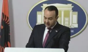 “Rama ka dalë hapur në mbrojtje të Ballukut”/ Deputeti Balliu thirrje qytetarëve: Nesër të gjithë përpara Parlamentit