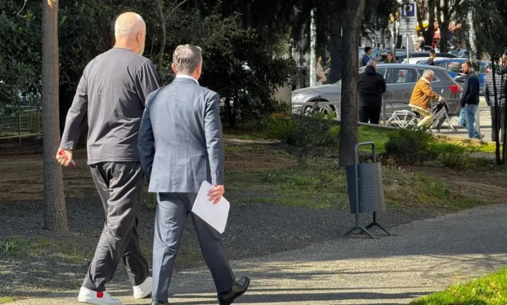 Rama mblodhi Kryesinë në selinë e PS, përfundon takimi