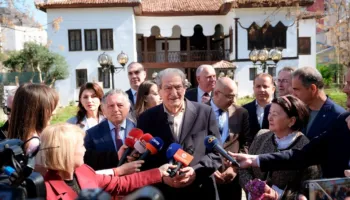 ‘Rama me Ballukun s’kanë më të ardhme’, Berisha nga Elbasani: Dita e parë e Verës që u mbyllën dyert e Europës