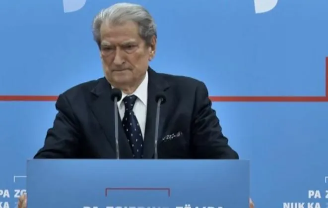 “Rama premtoi pasaportën evropiane, po jep atë serbe”, Berisha: Në 12 mars shqiptarët kërkojnë largimin e regjimit