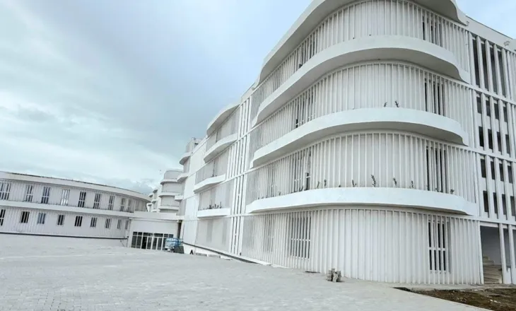 Rama publikon pamje nga “Aleksandër Moisiu”: 45 auditorë dhe 15 laboratorë, investim për 1700 studentë