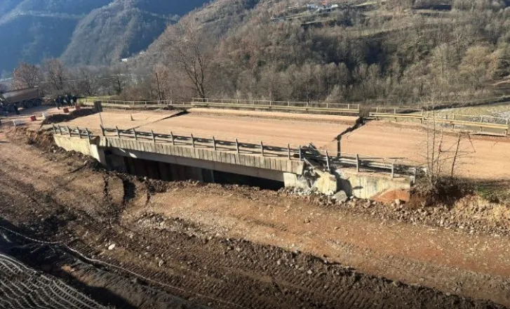 Rama: Shembja në aksin Librazhd-Përrenjas shkak i natyrës gjeologjike, po krijojmë rrugë alternative