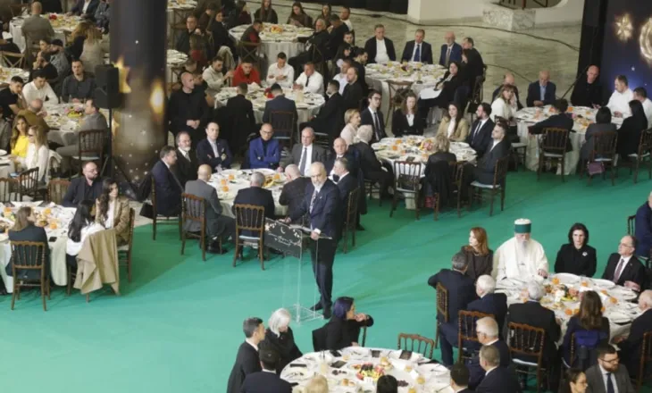 Rama shtron iftarin në Kryeministri: Agjërimi i mëson njerëzve durimin rreth vetes