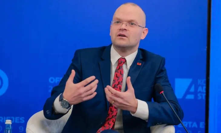 RAMA TRADHTOI MAMICEN PER BELINDA BALLUKUN