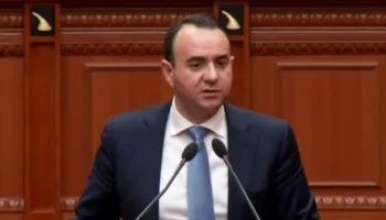 “Ramës i duhet pushteti që të mos përfundojë në burg”, Balliu: Qeveria mbron sistemin e vjedhjes…