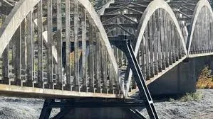 Rasti më flagrant/ Qindra mijëra euro për rehabilitimin e Urës së Zogut, monumenti i Kulturës rrezikohet ta marrë lumi