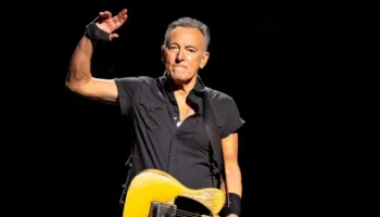 Reagime ndaj biletave të shtrenjta për turneun e Bruce Springsteen: Po mbroni demokracinë me rregulla të tregut të lirë