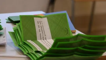 Reforma në drejtësi/ Pjesëmarrje e lartë në referendum, votimi vazhdon edhe sot