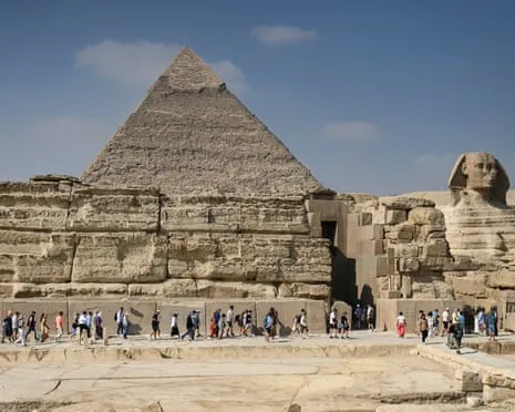 Rënie rezervimesh për easyJet nga lufta, paralajmërohen bileta më të shtrenjta