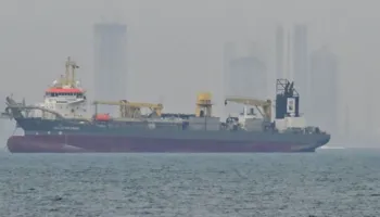 Reuters: Irani ka vendosur mina detare në Ngushticën e Hormuzit