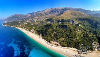 Revista italiane e udhëtimeve: Riviera Shqiptare kryeson mes destinacioneve më të mira për verën 2026