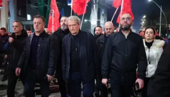 “Rezistenca nuk ndalet!”/ Gazment Bardhi: Ndryshimet në qeveri dhe polici erdhën nga protestat