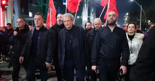 “Rezistenca nuk ndalet!”/ Gazment Bardhi: Ndryshimet në qeveri dhe polici erdhën nga protestat