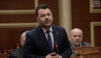 “Rezolutë servile”/ Kapri në Kuvend: Qëllimi është të shpëtohet fati politik i Edi Ramës