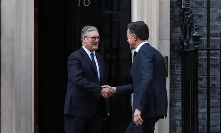 Rihapja e Ngushticës së Hormuzit, Mbretëria e Bashkuar ofrohet të organizojë një samit