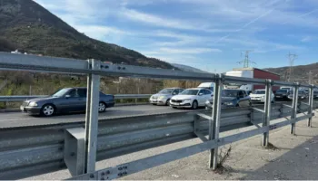 Rihapja e segmentit Librazhd-Prrenjas rikthen fluksin e madh të makinave