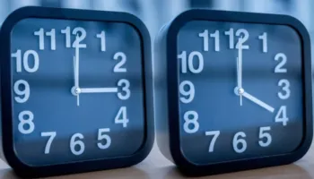 Rikthehet ora verore, akrepat zhvendosen 60 minuta para