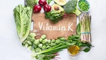 Roli i vitaminës K në organizmin e njeriut dhe burimet kryesore të saj