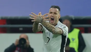 Rrëfimi i veçantë i Rey Manajt: Kur mora rrogën e parë, hoqa mamin nga puna!