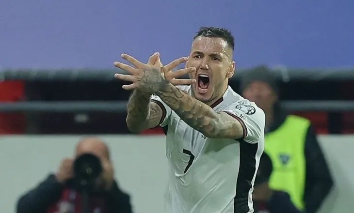 Rrëfimi i veçantë i Rey Manajt: Kur mora rrogën e parë, hoqa mamin nga puna!