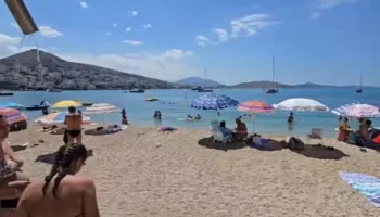 Rregulla më të forta, në çdo plazh 20% e hapësirës publike! Struktura të çmontueshme, ndalohet muzika pas orës …