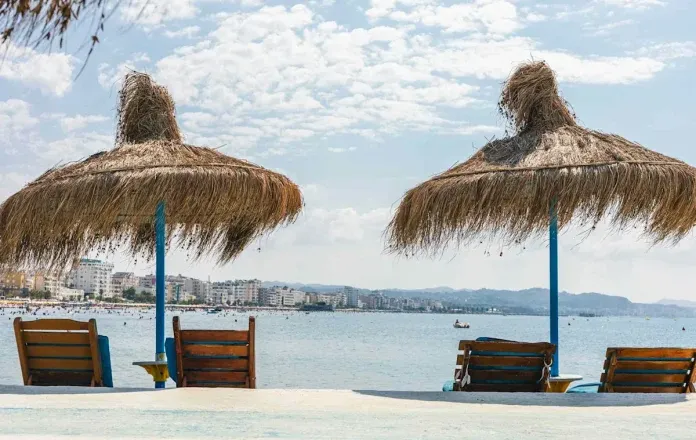 Rregulla të forta për plazhet/ Zbardhet kontrata e re, gjoba deri në 400 mijë lekë dhe rastet kur prishet kontrata