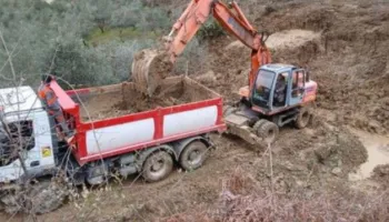 Rrëshqitjet e dheut bllokojnë rrugën e Tudanit, bashkia Elbasan: Ndërhyrja do të realizohet në verë!