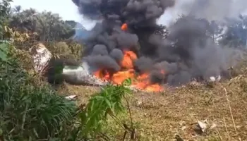 Rrëzohet avioni me 110 ushtarë në Kolumbi, raportohet për dhjetra viktima