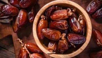 Rrisin lodhjen dhe dehidratojnë trupin, ja cilat ushqime duhen shmangur gjatë muajit të Ramazanit