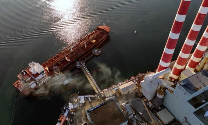 Rritet sërish çmimi i naftës, tejkalon 100 dollarë për fuçi