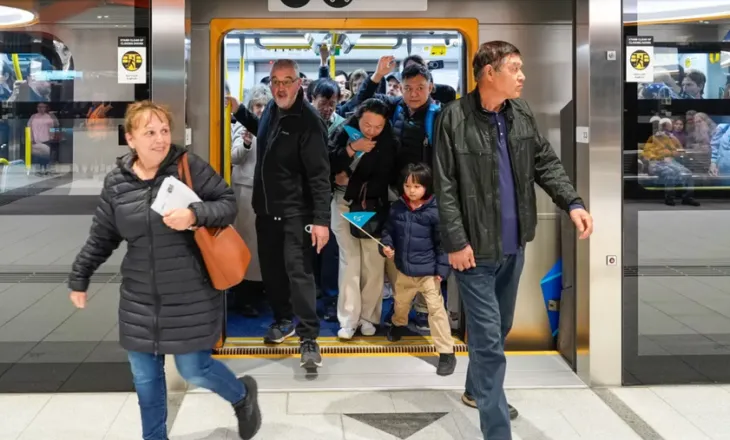 Rritja e çmimit të naftës, Australia bën pa pagesë transportin publik