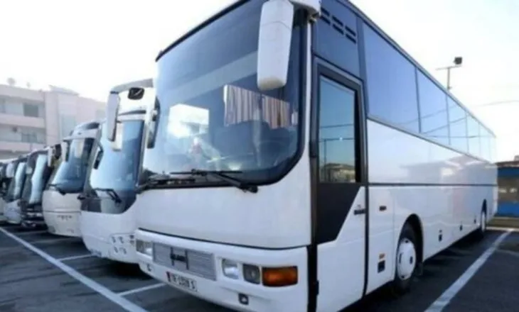 Rritja e çmimit të naftës, operatorët e Transportit: Rrezikohet reduktimi i autobusëve, shteti të ndërhyjë