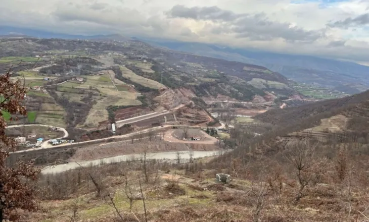 Rrugët nuk ndërtohen me gurë lumi