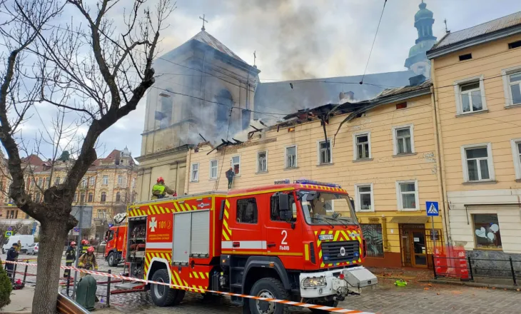 Rusia sulm në kufijtë e NATO-s, goditet qyteti i Lvivit pranë Polonisë, lëshohen mbi një mijë dronë ndaj Ukrainës