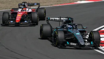 Russell fiton garën sprint në Kinë, në podium edhe dy makinat Ferrari, zhgënjen Verstappen